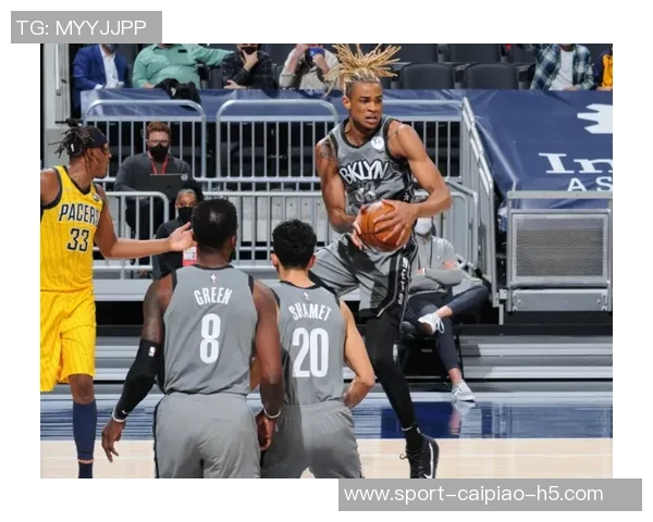 克拉克斯顿迎来生涯首次三双表现出色砍下18分11篮板12助攻可喜可贺