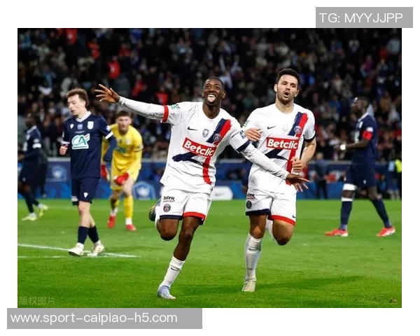 曼城与摩纳哥争夺法乙特鲁瓦18岁前锋德托贝特的转会机会